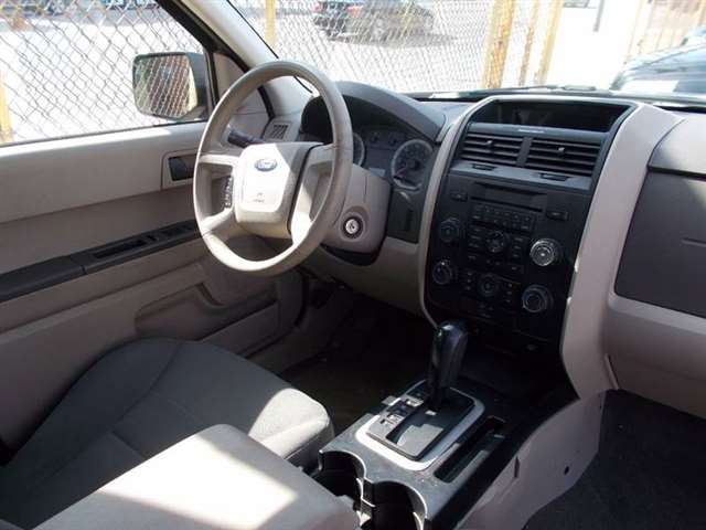 2008 Ford Escape XLS 4dr SUV (2.3L I4 4A)